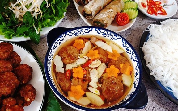 Quán Ăn Đoàn Thuý - Bún Chả & Cơm Tấm - Cổng Chợ Rạch Bắp