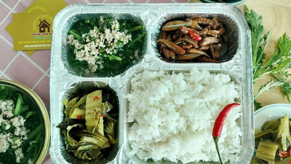 Tiệm Cơm Nhà - Bờ Hồ Búng Xáng