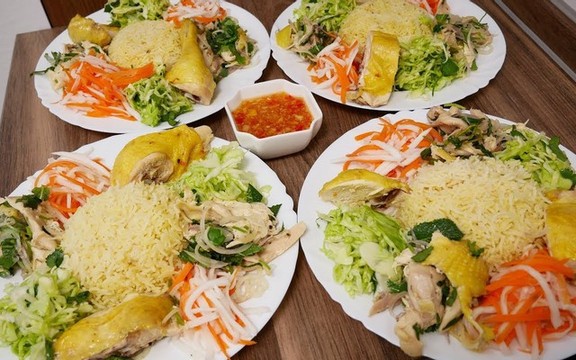 Cơm Gà Ta CUNG ĐÌNH & Bánh Ướt Hải Sản TIẾN VUA - Bảy Hiền