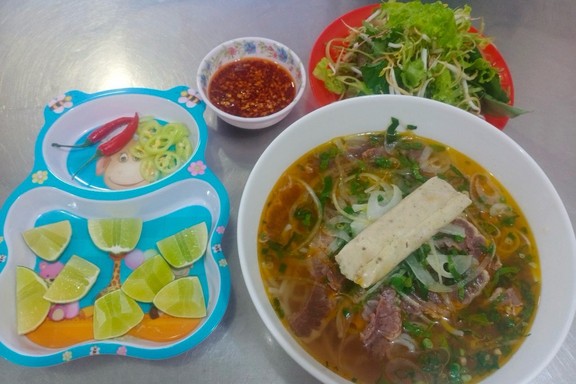 Quán Loan - Bún Bò, Hủ Tiếu & Bún Xương - Nguyễn Ái Quốc