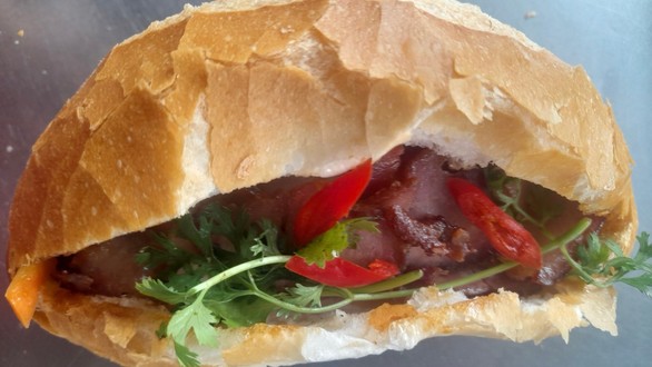 Bánh Mì Thịt Xá Xíu Mai Thảo - Nguyễn Văn Cừ