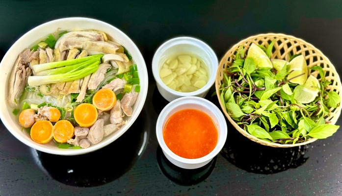 Phở Xưa - Phở Gà & Bò (Chuyên Phở - Miến Gà Ta Thả Vườn) - 148 Huỳnh Thúc Kháng