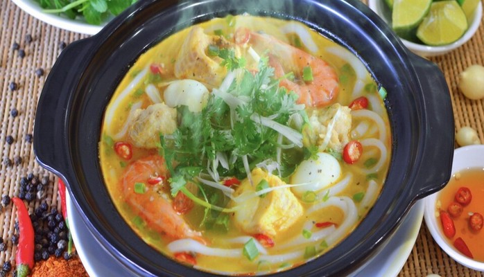 A Kay 7 - Bánh Canh Cá Lóc Huế - 111B7 Tô Hiệu