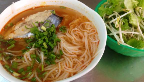 Lan - Bún Chả Cá - Hùng Vương