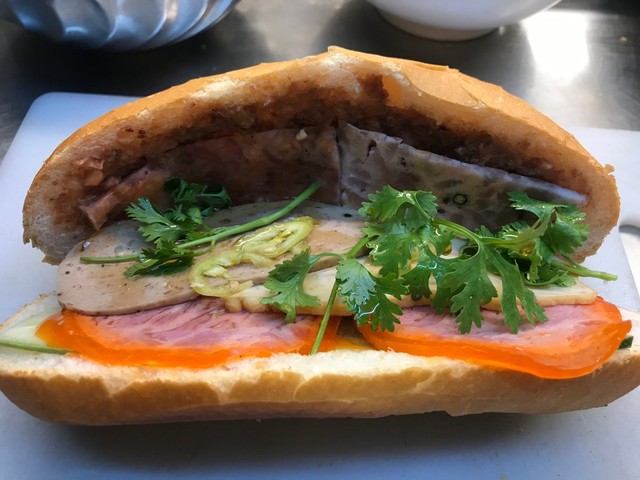 Bánh Mì Ngọc Hà - CV Biên Hùng