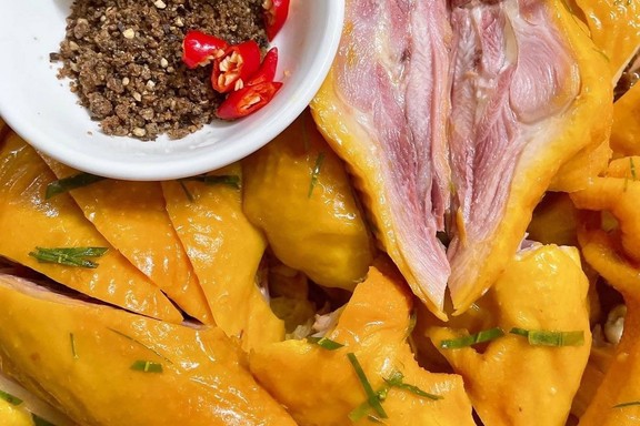 Gà Ủ Muối Hoa Tiêu Bác Hai