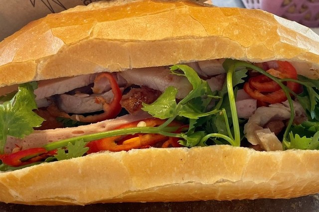 Bánh Mì Heo Quay Cường Ký - Đường 3 Tháng 2