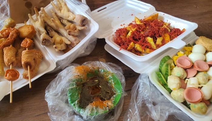 Chòi Ăn Vặt - Kem Cân, Lẩu Cốc & Viên Chiên - Hồng Mai