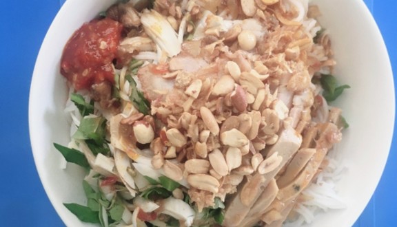 Mỳ Quảng Sứa - Đường K20