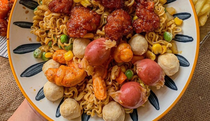 Bếp Nhà Dâu  - Mì Trộn Và Đồ Ăn Vặt  - Kim Mã
