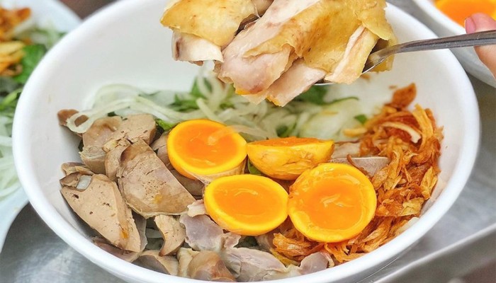 Loan Nguyễn - Bánh Ướt Lòng Gà Đà Lạt - Huỳnh Tấn Phát