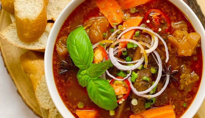 BÉ THÙY - CAO LẦU & BÚN BÒ - 3 Tháng 2