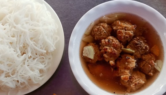 Hùng - Bánh Cuốn, Bún Chả & Cháo Thịt - Văn Phú