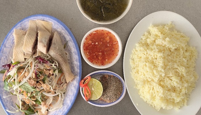 Cơm Gà Ta Xứ Quảng - Cơm Gà & Cháo Gà - Bờ Bao Tân Thắng