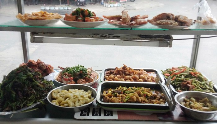 Quán Cơm Bình Dân 79 - Cơm Tấm Sườn Nướng & Cơm Gà - 323 Trần Nhân Tông