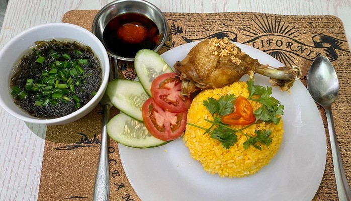 Cơm Gà Xối Mỡ SHIN - Đường Số 4