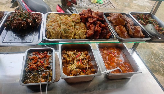 Quán Cơm Cô Năm - Ăn Sáng & Cơm Bình Dân - 71 Trần Nhân Tôn