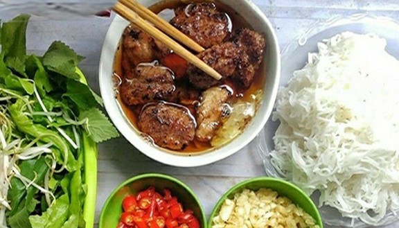 PHỞ GÀ TA, PHỞ TRỘN & BÚN CHẢ - 857 Ngãi Cầu