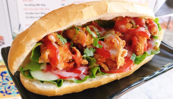 Bánh Mì Cô Hoa - Gà Popcorn & Bánh Mì Gà Nem Khoai - Võ Quý Huân