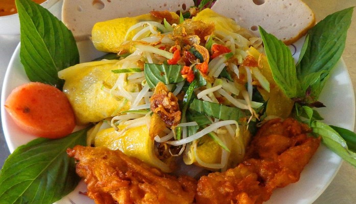 Bún Riêu Cua, Bánh Cuốn & Bánh Ướt Quán Ngon - Lạc Long Quân