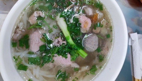 Phở Lan Phương Chi Nhánh 4 - Phở Bò Hương Vị Đậm Đà - 76 Nguyễn Công Trứ