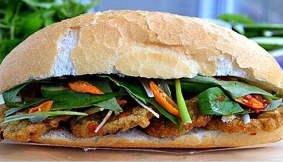 Bánh Mì & Ăn Vặt - 3 Chị Em