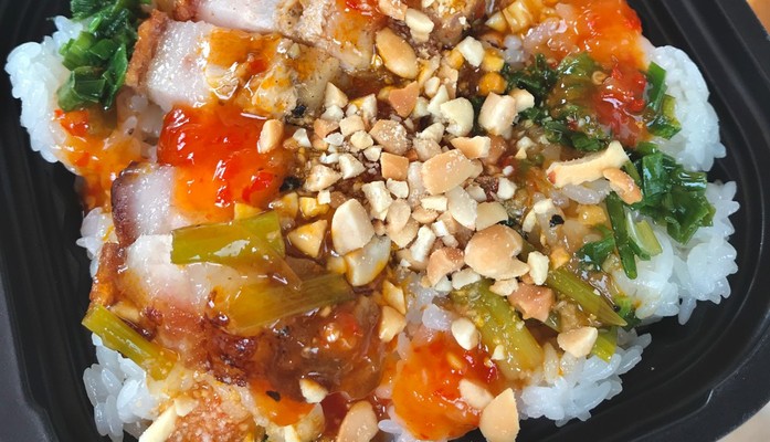 Tiệm Bánh HOLA! - Bánh Mì & Ăn Vặt - Nguyễn Văn Lượng