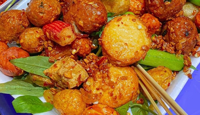 Ăn Vặt Cô Út - Cá Viên Chiên Sa Tế & Mì Nui Xào - Bạch Đằng