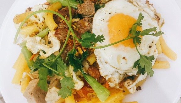 Phá Lấu Bò - Cơm Gà Cô Tư CN