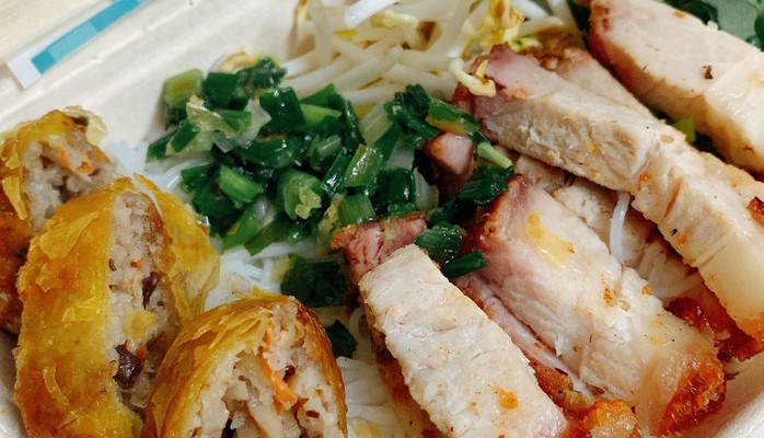 Cô Ba T - Bánh Hỏi & Heo Quay - Nguyễn Thiện Thuật