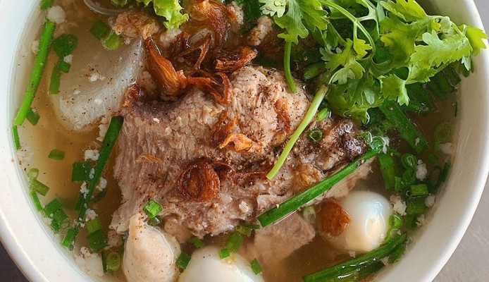 Bún Riêu Trâm 84 - Bún Riêu & Hủ Tiếu - Cách Mạng Tháng Tám