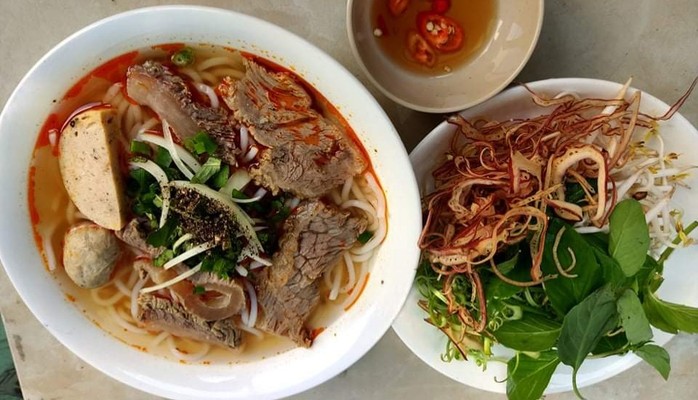 Bún Bò Cô Năm - Lê Văn Lương