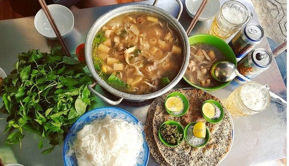 LẨU GÀ LÁ É NGUYỄN HỮU CẢNH - Nguyễn Thiện Thuật