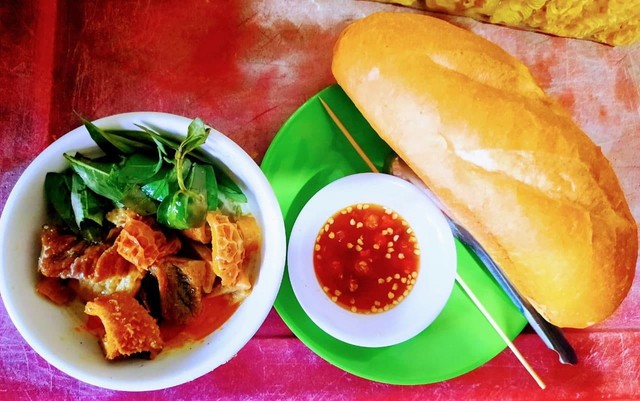 Phá Lấu Bò Cù Lèng - Hương Lộ 2