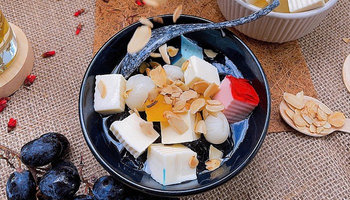 Chè Khúc Bạch Chicken - Trà Sữa & Bánh Bao Kẹp - Đinh Bộ Lĩnh