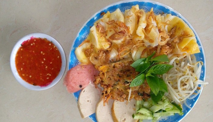 Hà Nhi - Bánh Cuốn Nóng - 201 Tạ Quang Bửu