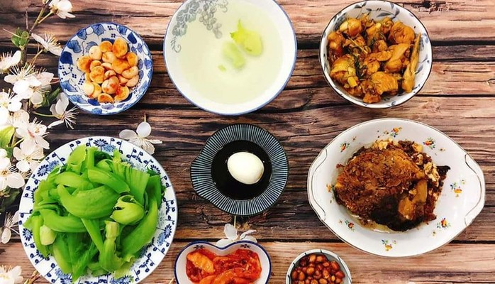 Quán Cơm Phong Phú - Cơm & Cháo - Trần Hưng Đạo