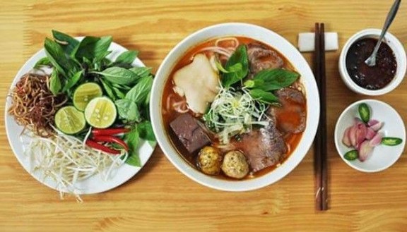 Miền Trung Ẩm Thực - Bún Bò & Bánh Bột Lọc - Huỳnh Văn Lũy