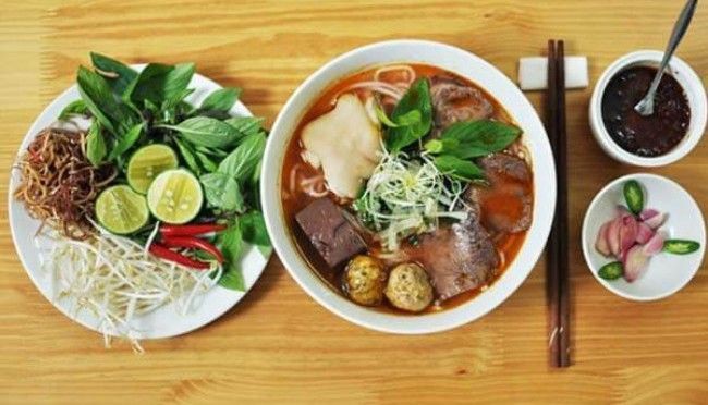 Miền Trung Ẩm Thực - Bún Bò & Bánh Bột Lọc - Huỳnh Văn Lũy
