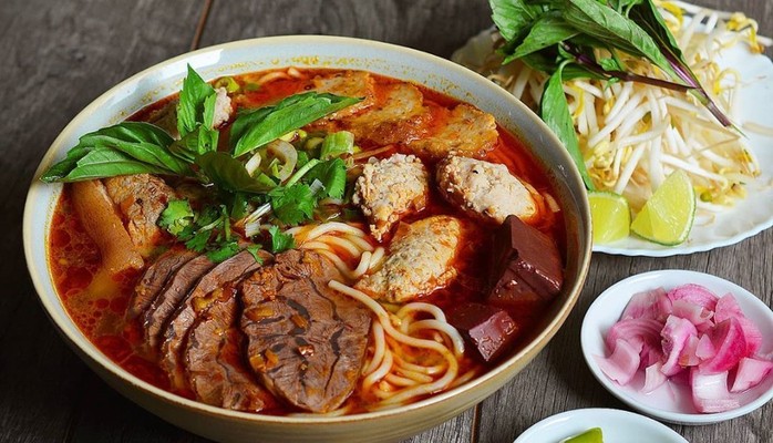 CHI RỨA - Bún Bò Huế - Nguyễn Thị Minh Khai