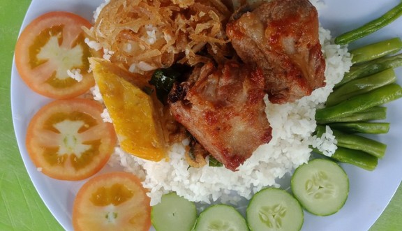 Quán Cơm Tấm Sườn Muối - Quang Trung