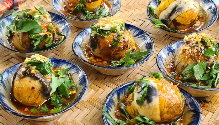 Quán Quyên - Trứng Vịt Lộn - Phạm Xuân Ẩn