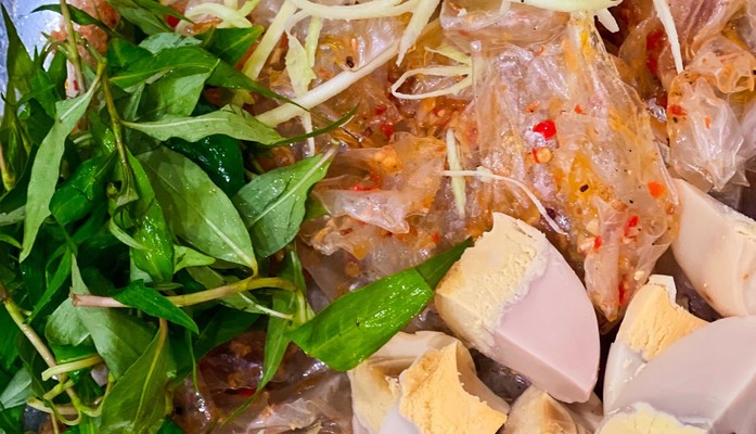 Cô Ngọc Bánh Tráng Trộn