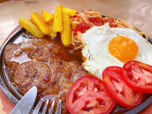 Tiệm Ăn Bảo Bảo - Bít Tết, Súp Gà & Ăn Vặt - Trần Bình