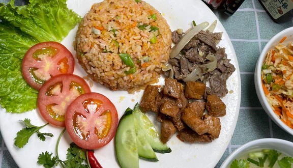 Cơm Chiên Thành Nam - Cơm Gà Bò Sốt Nấm - 1B Thiên Hiền