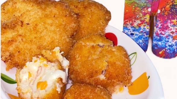 Chân Gà Sốt Thái & Mì Trộn Sa Thy