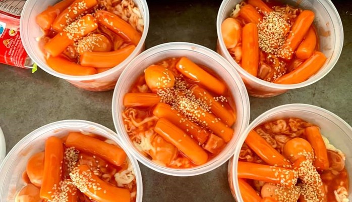 Young You - Cà Phê Và Bánh Mì - Phan Chu Trinh