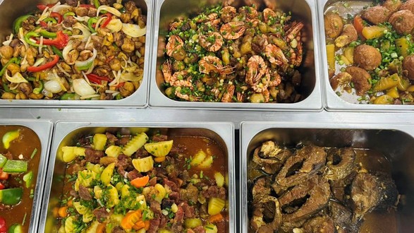 Cơm - Xiên Căn Tin Đại Học Thương Mại - 18 Ngõ 1 Trần Hữu Dực