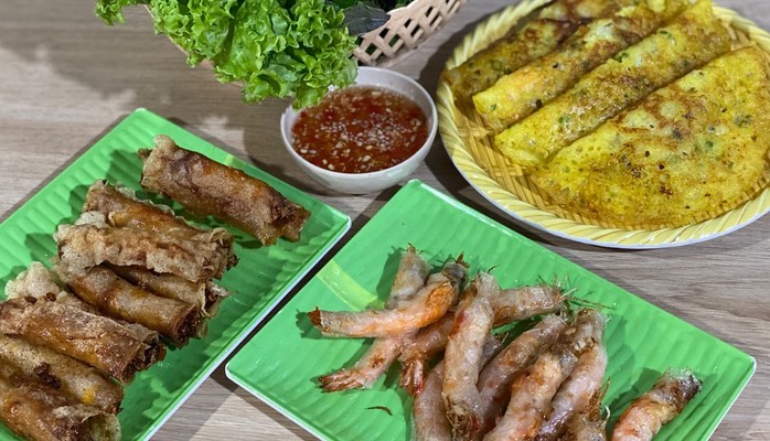 Bánh Xèo Miền Trung - 212 Lê Văn Lương