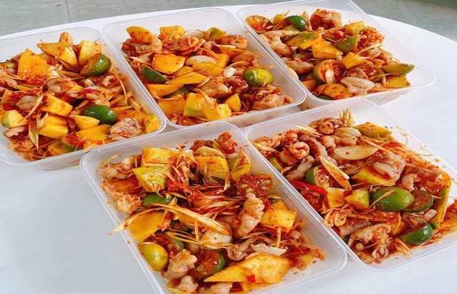 Ăn Vặt Thảo Thảo - Chân Gà Sốt Thái, Cá Viên Chiên & Gà Ủ Muối - Trần Văn Long